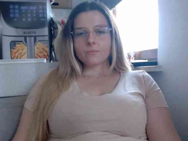 BritneyBlond webcam