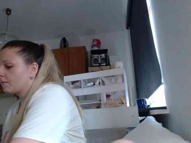 BritneyBlond webcam