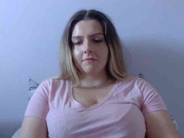 BritneyBlond webcam