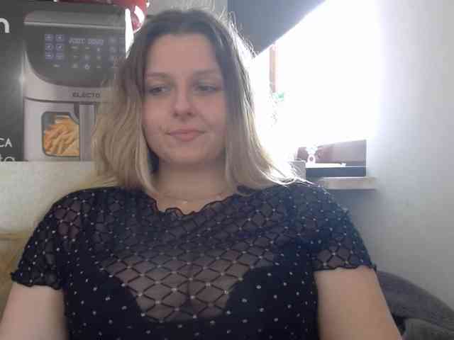 BritneyBlond webcam
