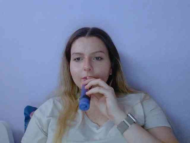 BritneyBlond webcam