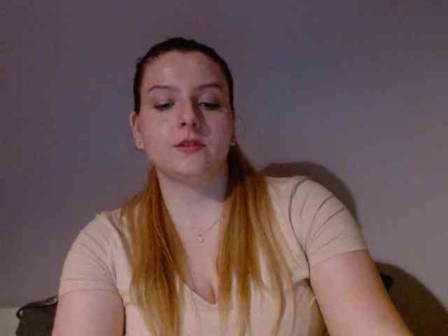 BritneyBlond webcam