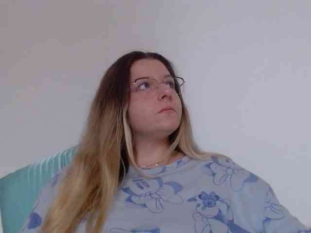 BritneyBlond webcam
