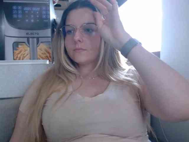BritneyBlond webcam