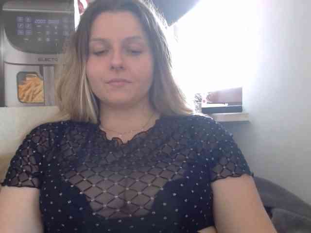 BritneyBlond webcam