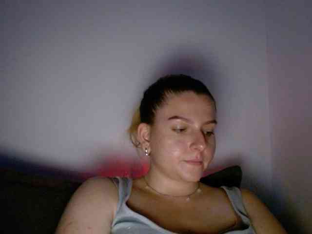 BritneyBlond webcam