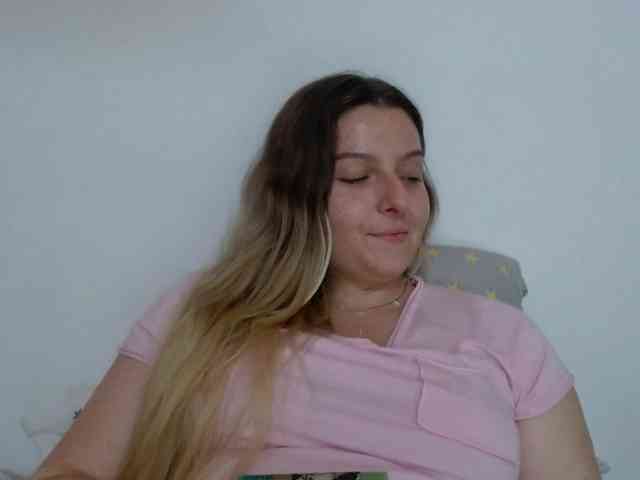 BritneyBlond webcam