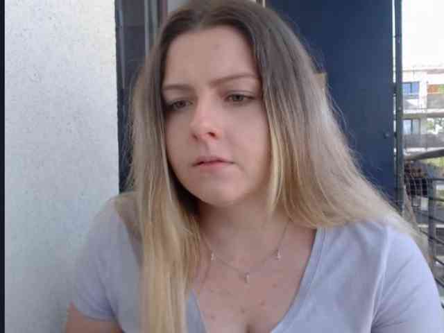 BritneyBlond webcam