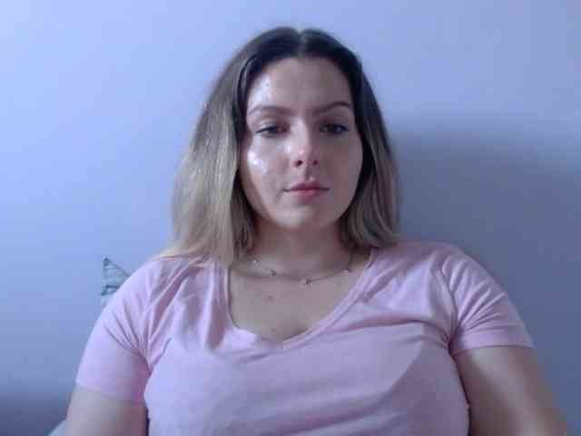 BritneyBlond webcam