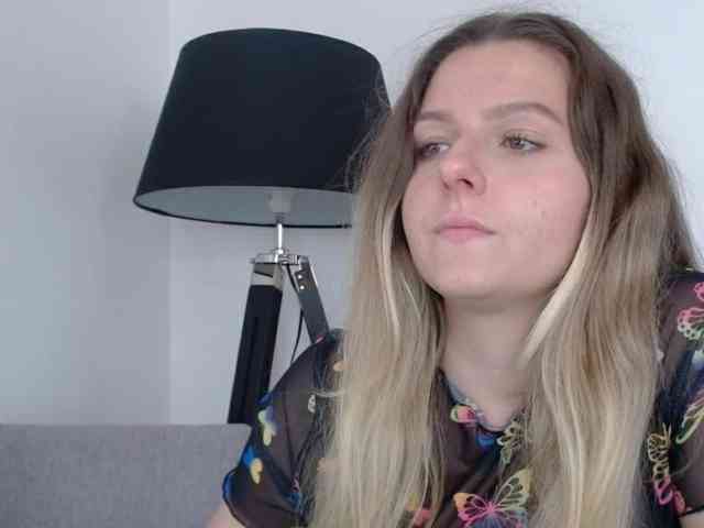 BritneyBlond webcam