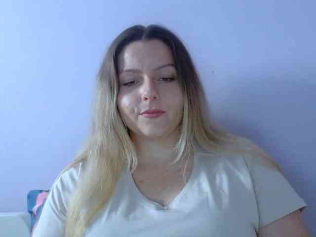 BritneyBlond webcam