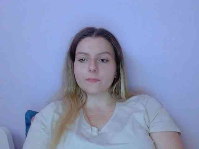 BritneyBlond webcam