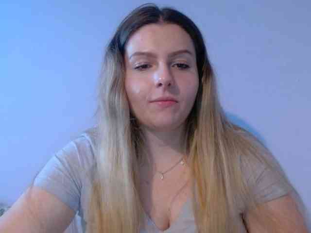 BritneyBlond webcam