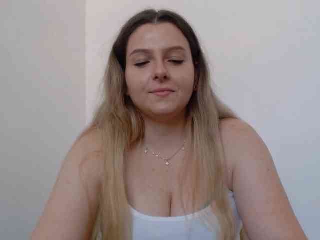 BritneyBlond webcam