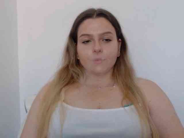 BritneyBlond webcam