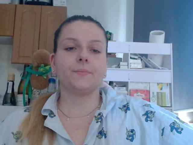 BritneyBlond webcam