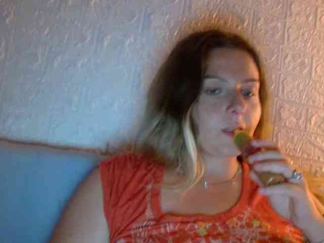 BritneyBlond webcam