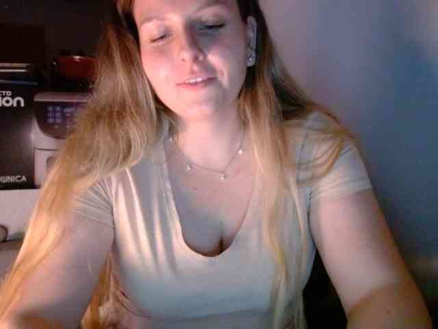 BritneyBlond webcam