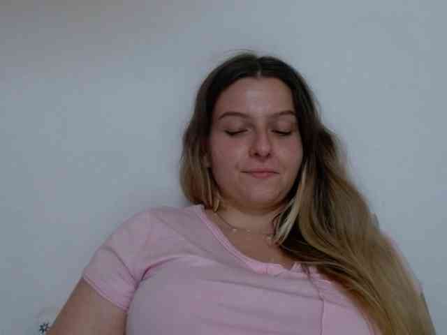 BritneyBlond webcam