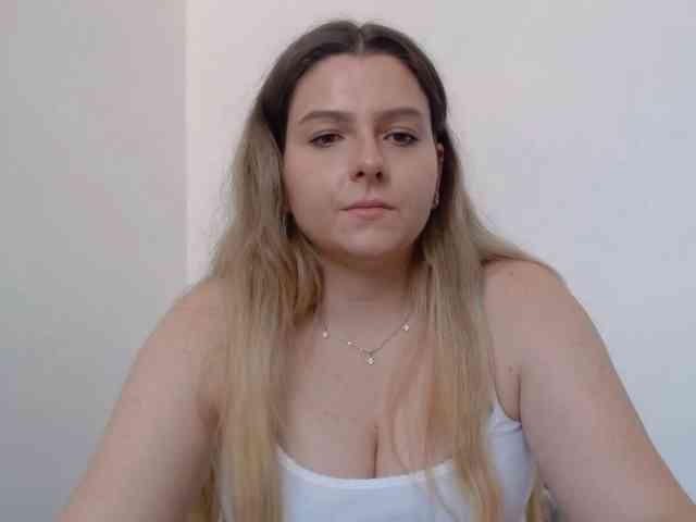 BritneyBlond webcam