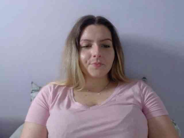 BritneyBlond webcam