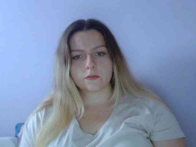 BritneyBlond webcam