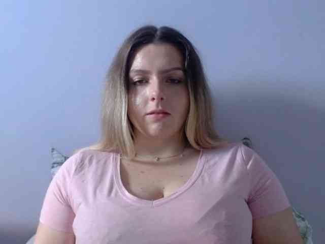 BritneyBlond webcam