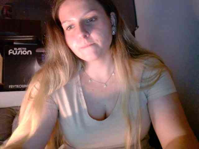 BritneyBlond webcam