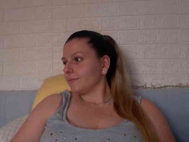 BritneyBlond webcam