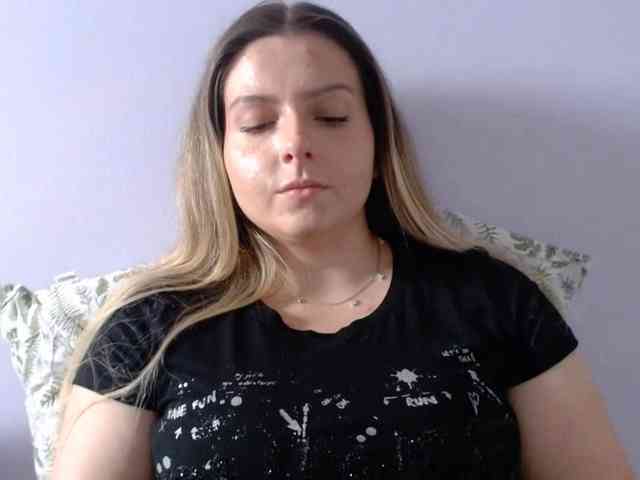 BritneyBlond webcam