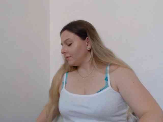 BritneyBlond webcam