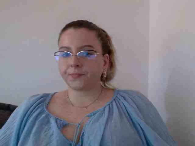 BritneyBlond webcam