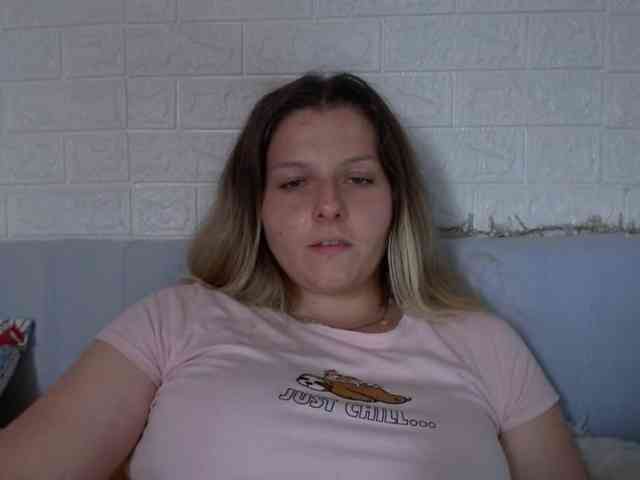 BritneyBlond webcam