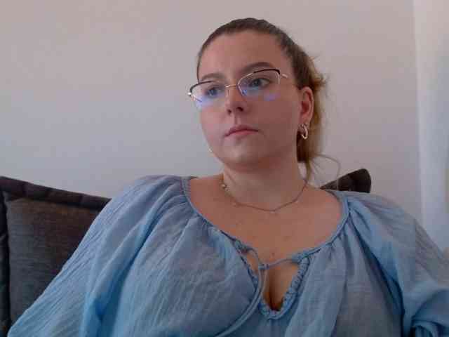 BritneyBlond webcam