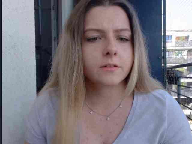 BritneyBlond webcam