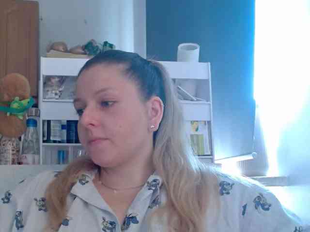 BritneyBlond webcam
