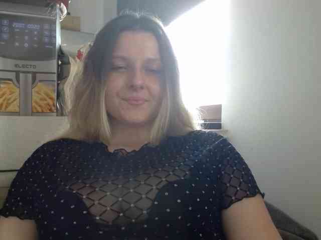 BritneyBlond webcam