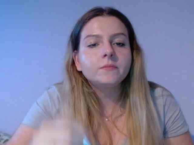BritneyBlond webcam