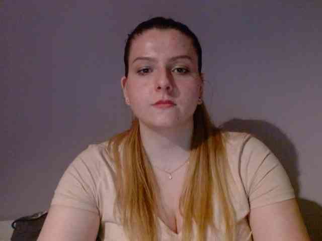 BritneyBlond webcam