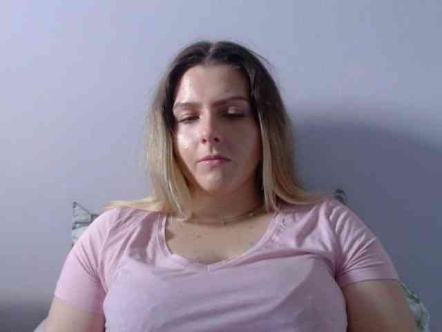 BritneyBlond webcam