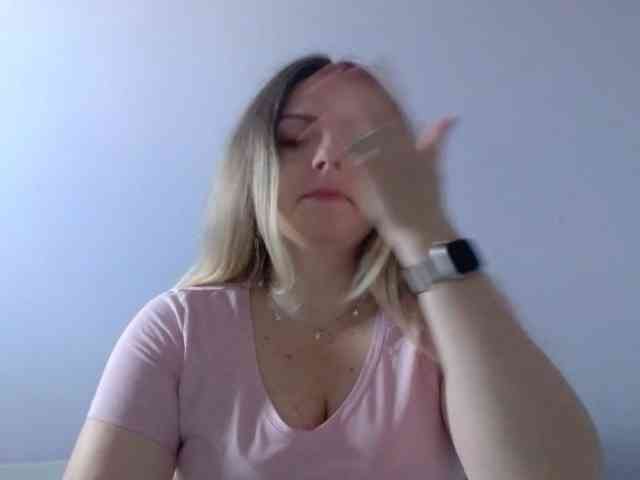 BritneyBlond webcam