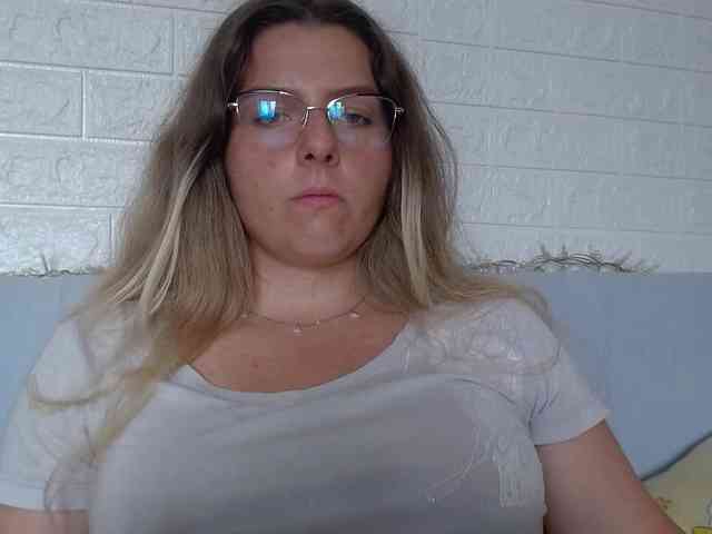 BritneyBlond webcam