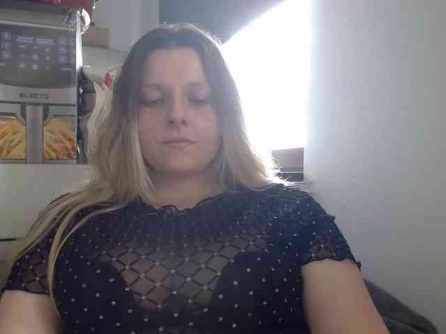 BritneyBlond webcam