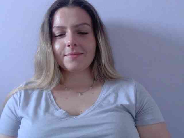 BritneyBlond webcam