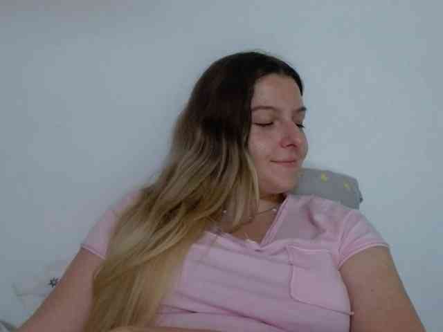 BritneyBlond webcam