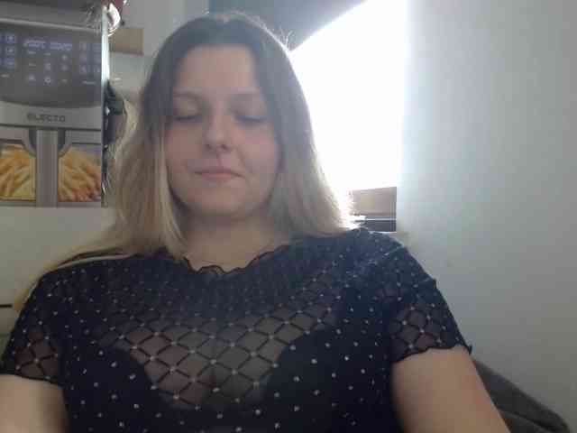 BritneyBlond webcam