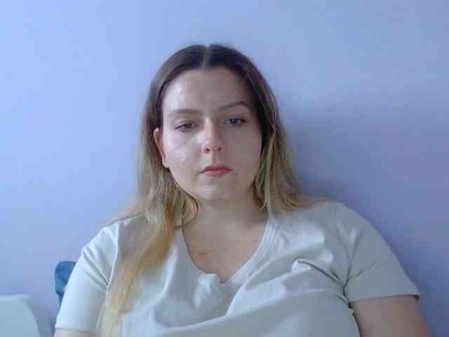 BritneyBlond webcam