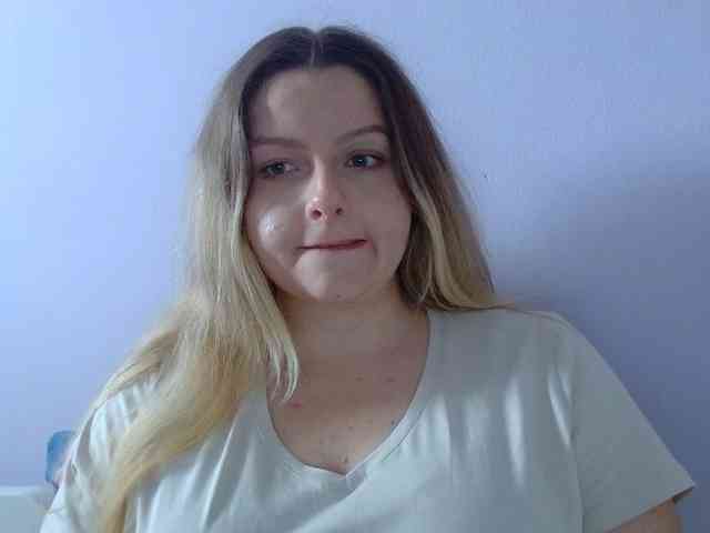 BritneyBlond webcam