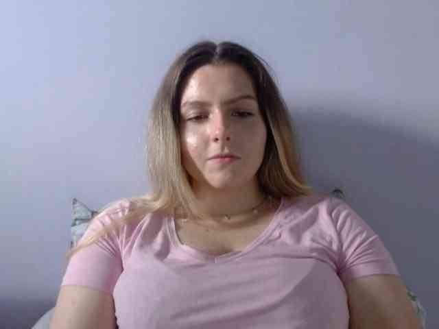 BritneyBlond webcam