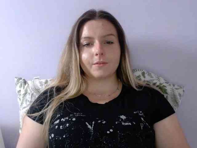 BritneyBlond webcam